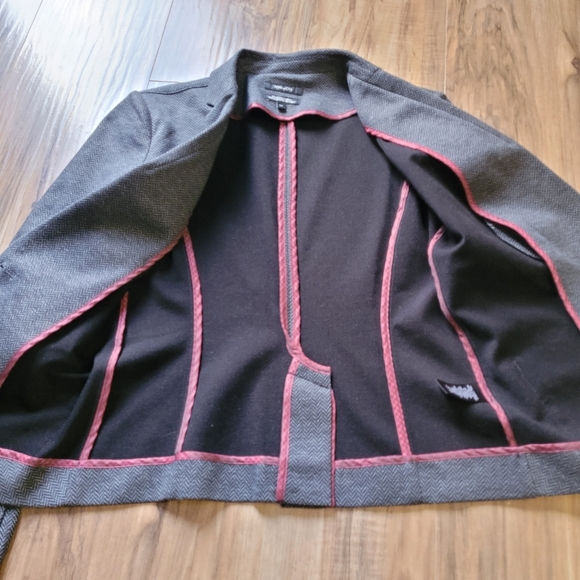 RW&CO Fitted Blazer With Stretch Lining Size Small - Picture 3 of 10